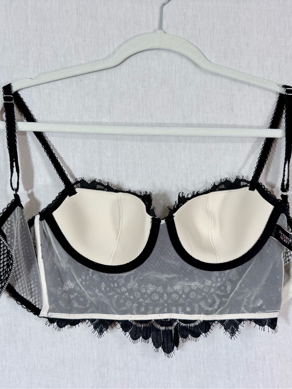 Victoria’s Secret 34B Black Lace Longline Bralette - Women Intimates - Picture 4 of 4